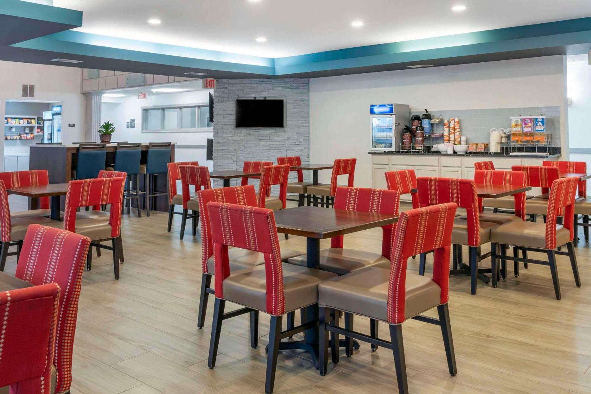 אלג'ין Comfort Suites מראה חיצוני תמונה